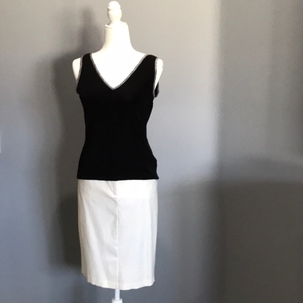 Beautiful silky knit top.
